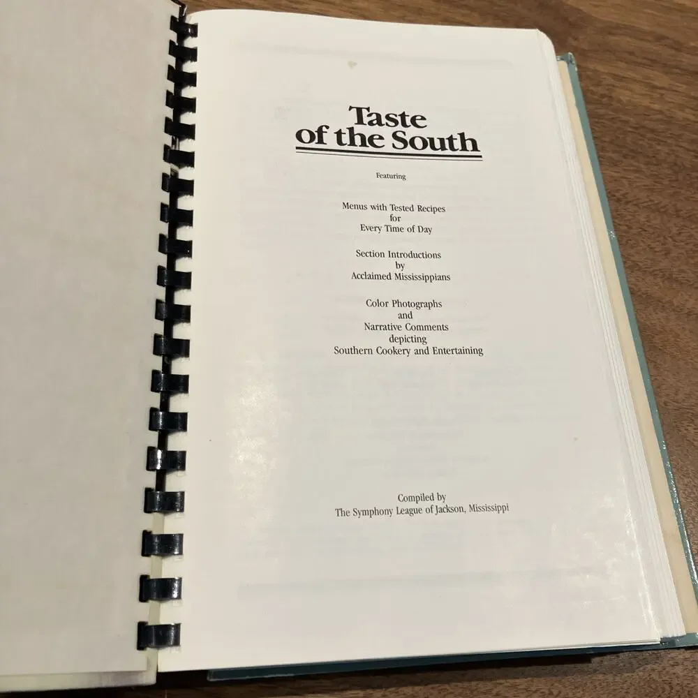 Taste of the South Cookbook Symphony League of‎ Jackson, Mississippi 1984 (A27)